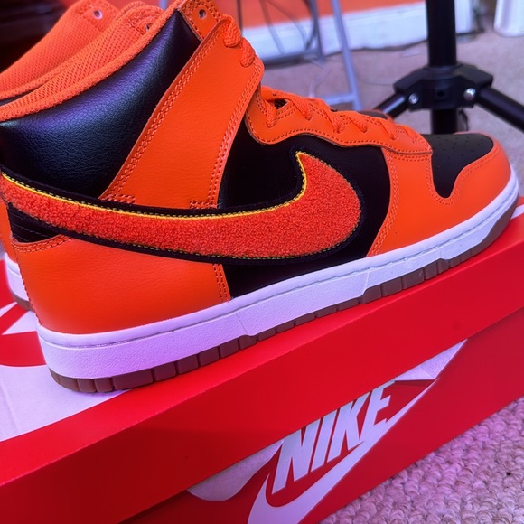 Nike Dunk Hi Retro University - Picture 5 of 11